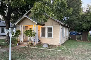 924 Sunnyside Ave, Cockrell Hill, TX 75211 - Photo 1