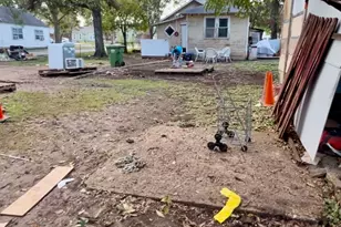 924 Sunnyside Ave, Cockrell Hill, TX 75211 - Photo 11