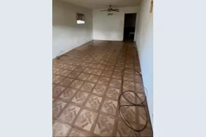 924 Sunnyside Avenue, Cockrell Hill, TX 75211 - Photo 3