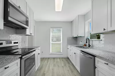 1319 Brazos Boulevard, Lewisville, TX 75077 - Photo 13