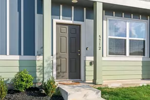 5712 Shore Point Trl, Fort Worth, TX 76119 - Photo 3