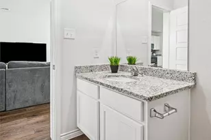 5712 Shore Point Trl, Fort Worth, TX 76119 - Photo 15