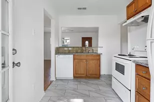 3960 Lively Ln, Dallas, TX 75220 - Photo 11