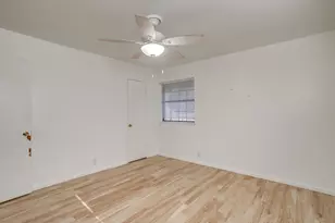 1911 Joslin St, Cleburne, TX 76033 - Photo 23