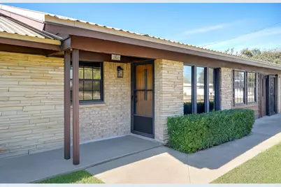 1911 Joslin Street, Cleburne, TX 76033 - Photo 3