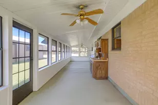 1911 Joslin St, Cleburne, TX 76033 - Photo 27