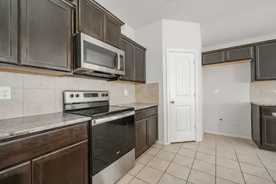 8324 Windsor Forest Drive, Fort Worth, TX 76120 - Photo 17