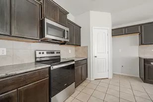 8324 Windsor Forest Dr, Fort Worth, TX 76120 - Photo 17