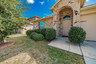 8324 Windsor Forest Dr, Fort Worth, TX 76120 - Photo 5