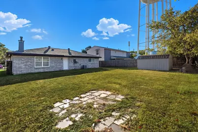 109 N Heights Drive, Crowley, TX 76036 - Photo 29