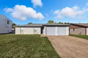 109 N Heights Dr, Crowley, TX 76036 - Photo 1