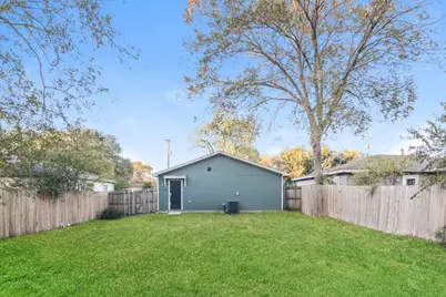 1123 Division Street, Greenville, TX 75401 - Photo 19