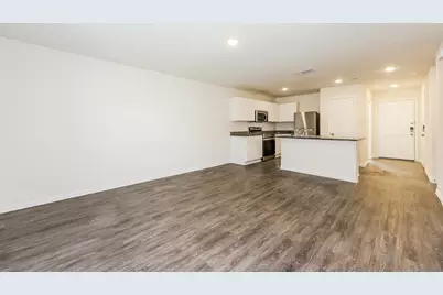 1308 N Brazos Avenue, Cleburne, TX 76031 - Photo 5