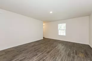 1308 N Brazos Ave, Cleburne, TX 76031 - Photo 3