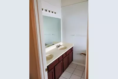 1317 Lakeshore Drive, Irving, TX 75060 - Photo 9