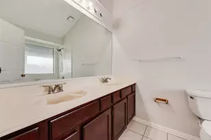 1317 Lakeshore Dr, Irving, TX 75060 - Photo 21