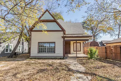 428 N Denton Street, Gainesville, TX 76240 - Photo 1