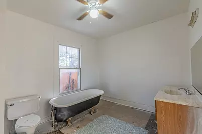 428 N Denton Street, Gainesville, TX 76240 - Photo 13