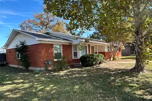 1608 Fisher St, Goldthwaite, TX 76844 - Photo 3