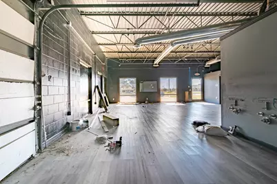 2221 E Pioneer Parkway, Arlington, TX 76010 - Photo 5