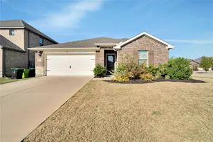 1817 Berry Rdg Trl, Aubrey, TX 76227 - Photo 1