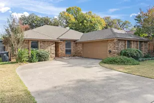 2707 Citadel Dr, Arlington, TX 76012 - Photo 1