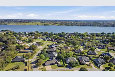 2808 Weylene Paseo, Granbury, TX 76049 - Photo 37