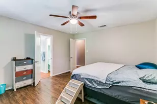 1000 Sherwood Dr, Bedford, TX 76022 - Photo 15