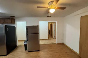 404 N Hannaford St, Granbury, TX 76048 - Photo 9