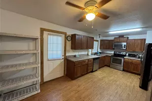 404 N Hannaford St, Granbury, TX 76048 - Photo 7