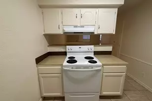 762 E Pecan St, Hurst, TX 76053 - Photo 7