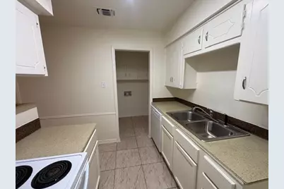 762 E Pecan Street, Hurst, TX 76053 - Photo 5