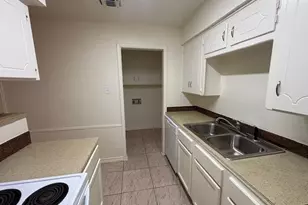 762 E Pecan St, Hurst, TX 76053 - Photo 5