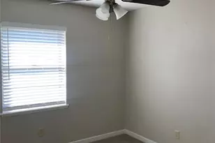 802 Las Palmas Dr, Grand Prairie, TX 75052 - Photo 11