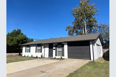 802 Las Palmas Drive, Grand Prairie, TX 75052 - Photo 1