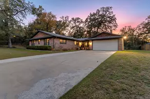 153 Circle Dr, Denison, TX 75021 - Photo 1