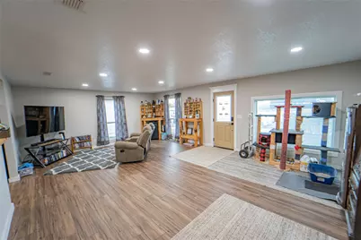 801 W Wheeler Street, Breckenridge, TX 76424 - Photo 9