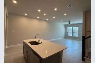 624 Hutchinson Lane, Lewisville, TX 75077 - Photo 7