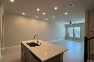 624 Hutchinson Ln, Lewisville, TX 75077 - Photo 7