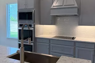 906 Perrin Ln, Van Alstyne, TX 75495 - Photo 9