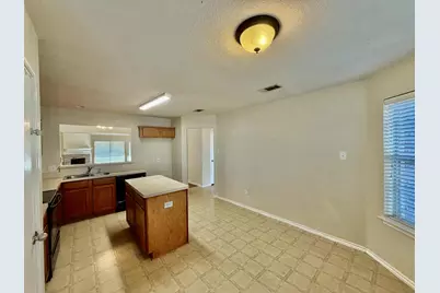 900 Timber Oaks Lane, Arlington, TX 76010 - Photo 9