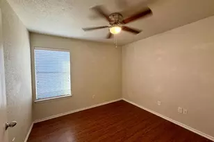 900 Timber Oaks Ln, Arlington, TX 76010 - Photo 3