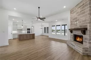 1005 Webb Ct, Van Alstyne, TX 75495 - Photo 9