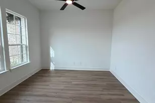 1005 Webb Ct, Van Alstyne, TX 75495 - Photo 3