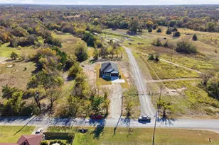 420 E Ball St, Tom Bean, TX 75491 - Photo 23