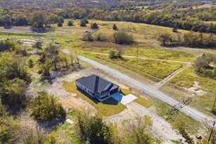 420 E Ball St, Tom Bean, TX 75491 - Photo 25