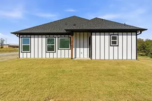 420 E Ball St, Tom Bean, TX 75491 - Photo 21