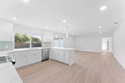 1528 W Spring Creek Parkway, Plano, TX 75023 - Photo 9