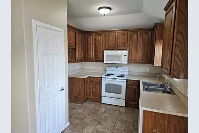 9337 Cynthia Court, Fort Worth, TX 76140 - Photo 3