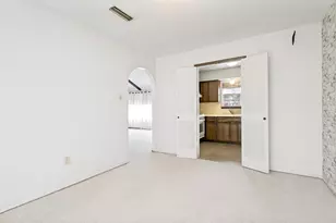 2019 Clubridge Dr, Carrollton, TX 75006 - Photo 5